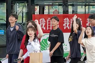 勇拓裁判报告：各获利一次 最后9.7秒库里出界球权应当归属开拓者